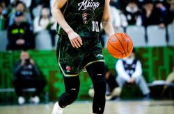 CBA首轮最佳阵容出炉，2外援+3国内球员，徐昕成为最佳防守球员