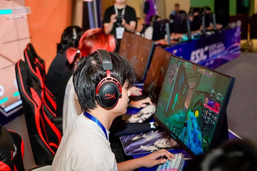 沿沪宁电竞代表队会师普陀,2025全民电竞嘉年华线下淘汰赛收官