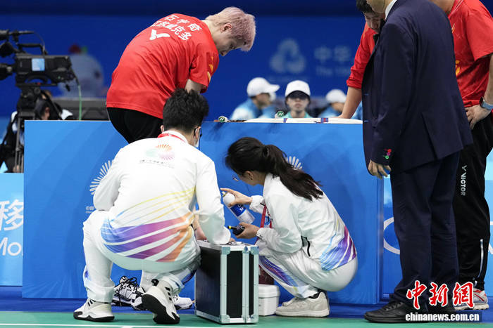 (粤港澳全运会)羽毛球名将石宇奇退出十五运男子单打比赛