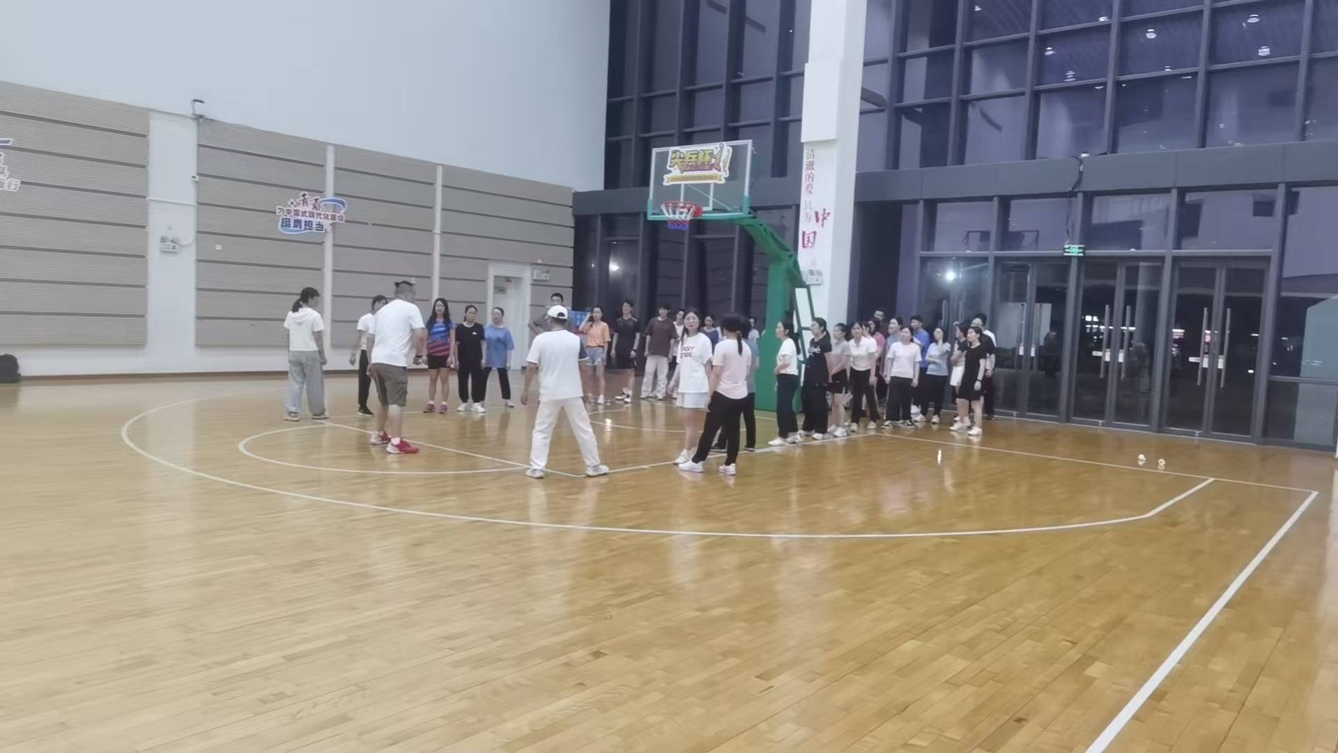 【震惊!】深圳这5家羽毛球机构,让你秒变球场高手!