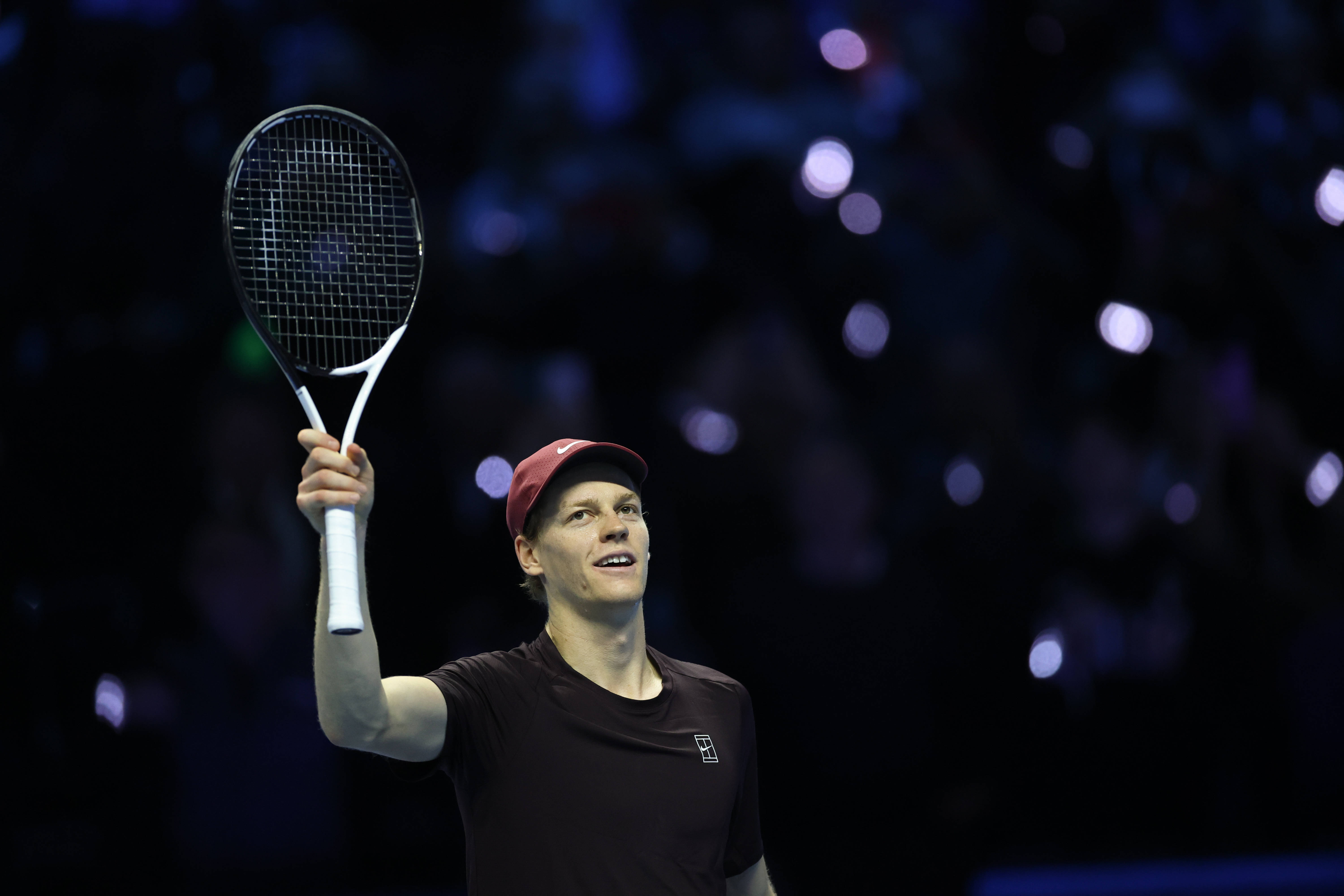 (体育)网球——ATP年终总决赛半决赛:辛纳胜德米纳尔